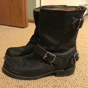 FRYE VERONICA SHORT BLACK BOOT SIZE 7.5- like new!